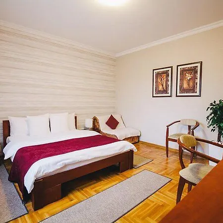 Cozy Withy Yard And Private Parking Motel *