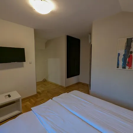 Cozy Withy Yard And Private Parking Motel *