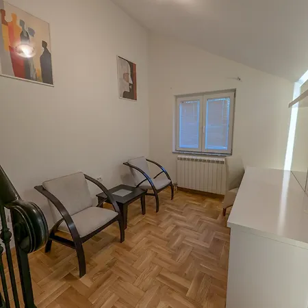 Motel Cozy Withy Yard And Private Parking Belgrade