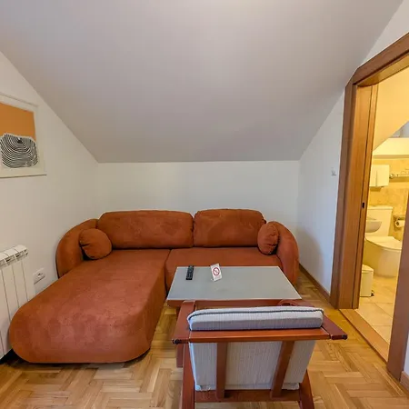 Cozy Withy Yard And Private Parking * Belgrade