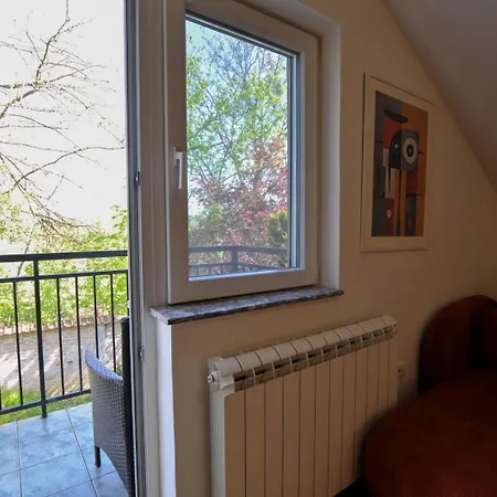 Cozy Withy Yard And Private Parking *